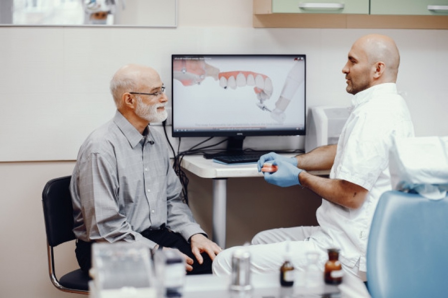 Implantologia Dentale per Anziani
