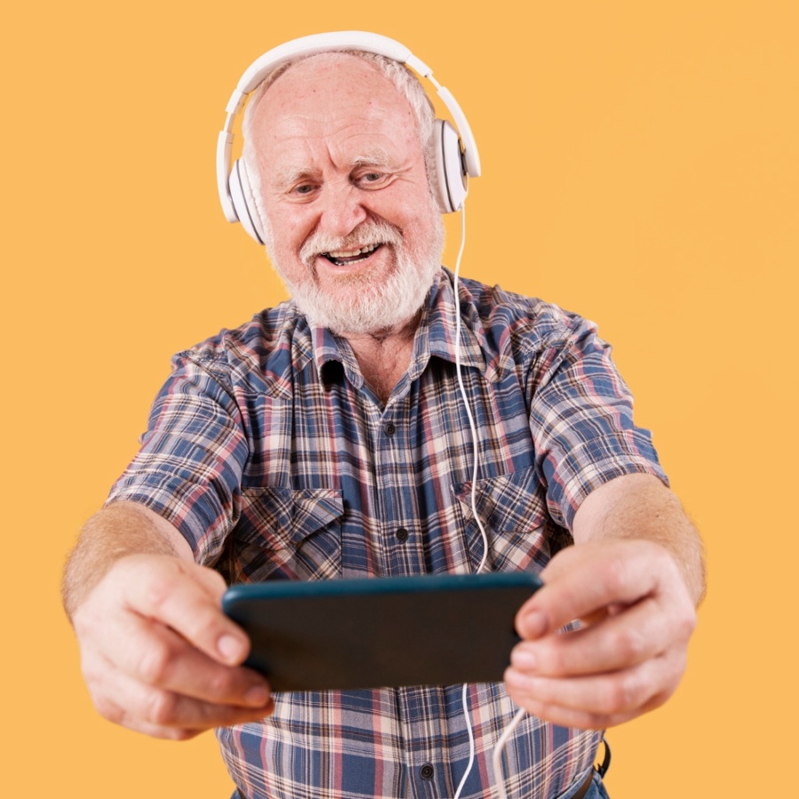 Gli Anziani e il Gioco Online